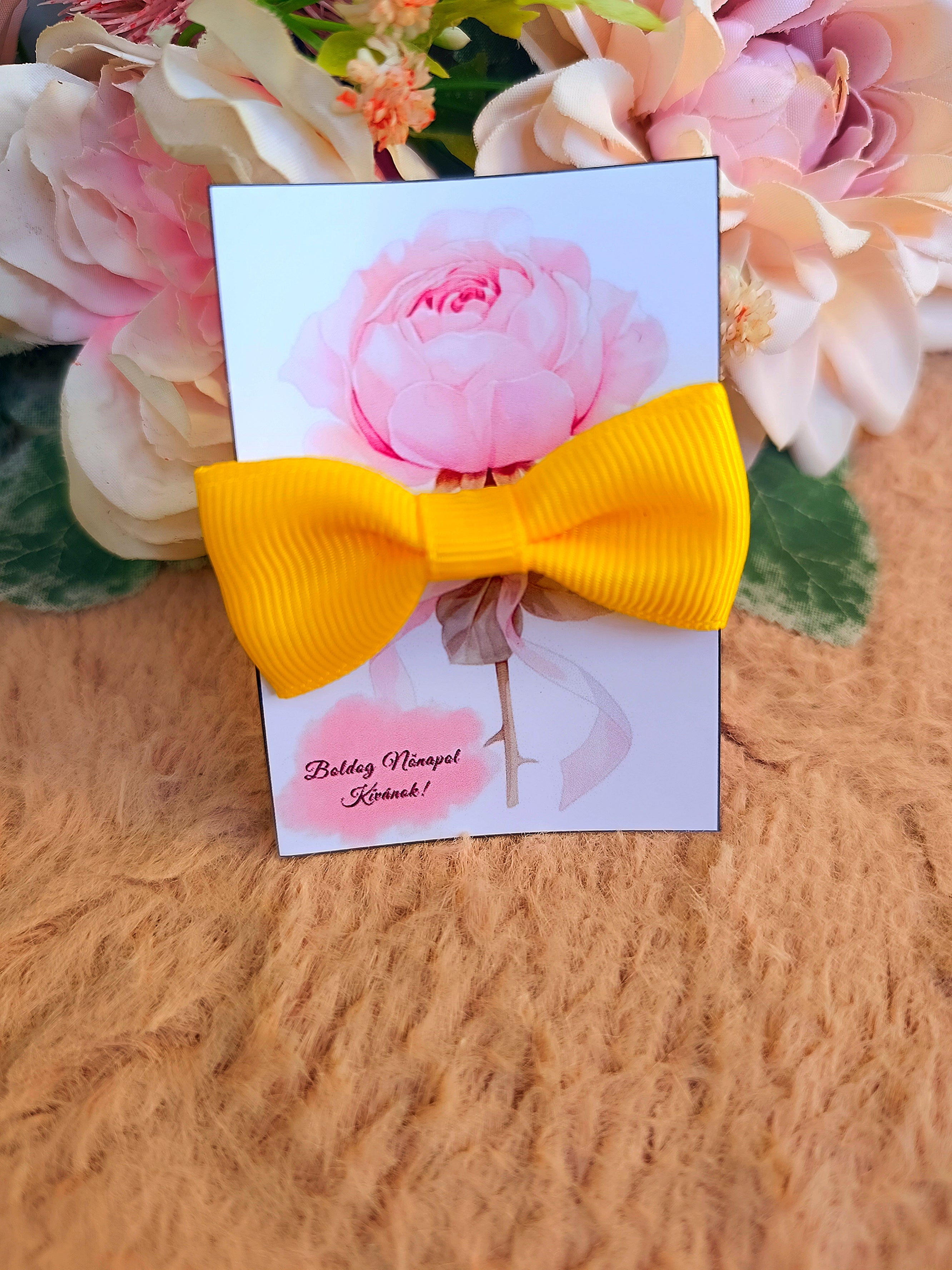 Ajándék masni hajgumi nőnapi sárga